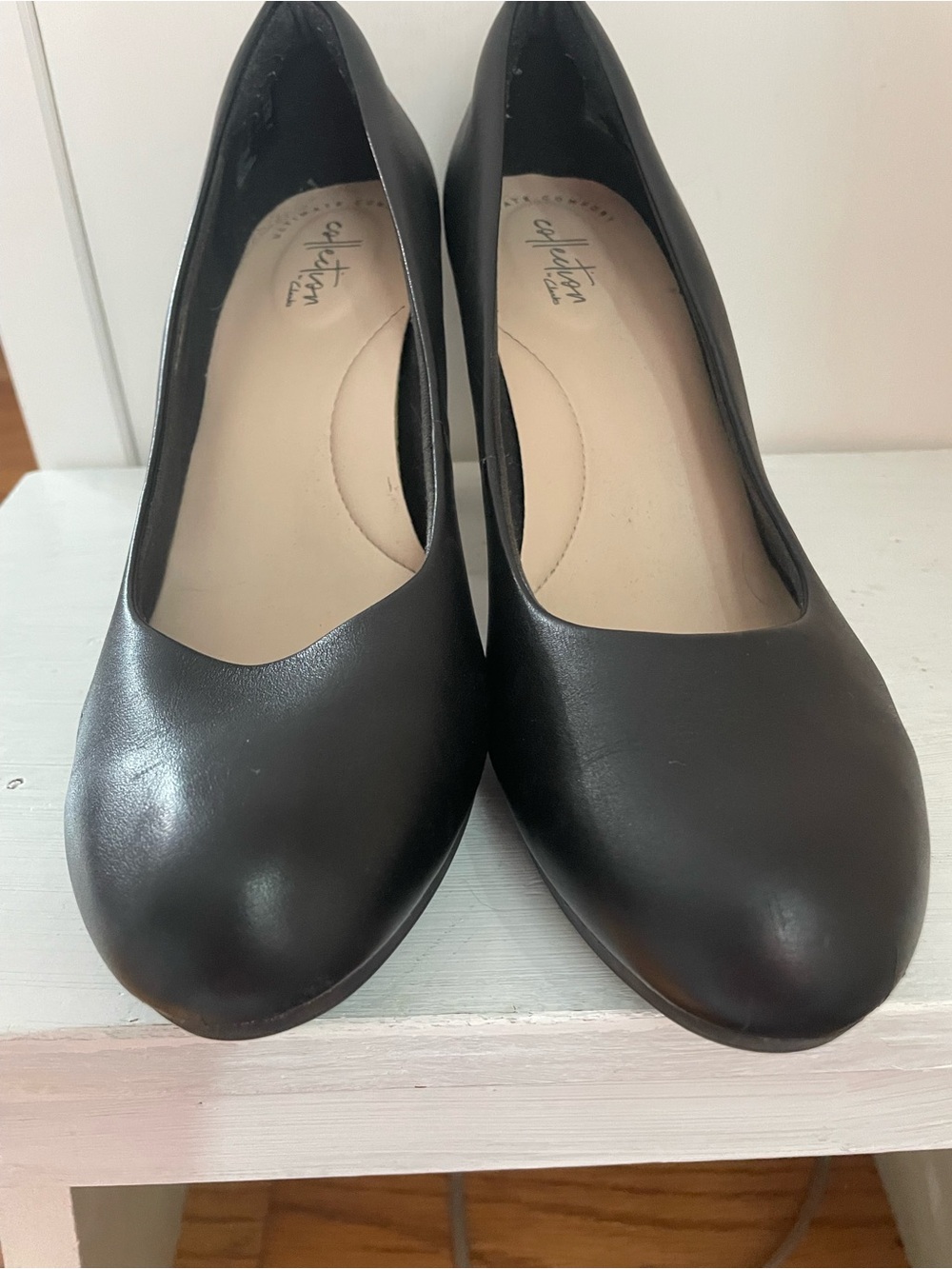 Clark’s Classic Black Women's Round-Toe Heels - Picture 3 of 5
